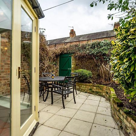 7 St John'S Crescent Villa York Bagian luar foto