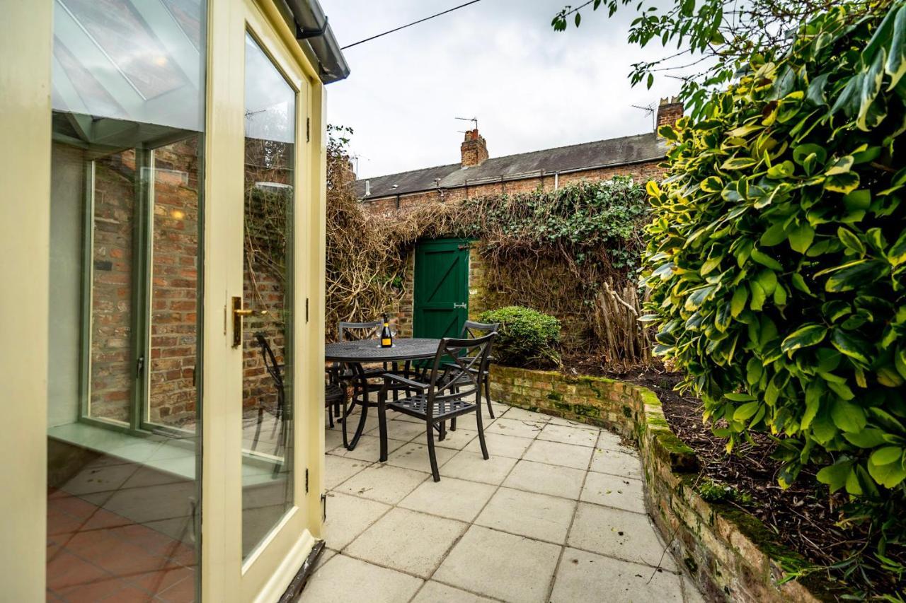 7 St John'S Crescent Villa York Bagian luar foto