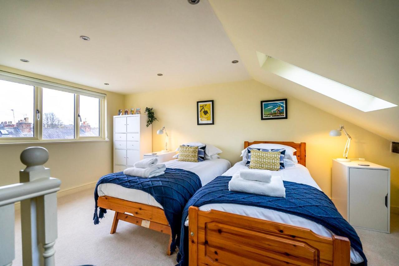 7 St John'S Crescent Villa York Bagian luar foto